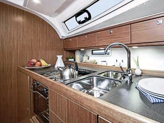 Dieses Bild hat ein leeres Alt-Attribut. Der Dateiname ist Yacht-285-3.jpg