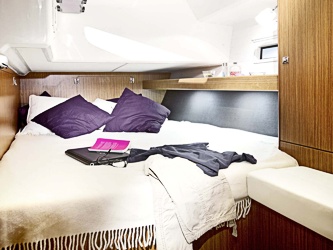 Dieses Bild hat ein leeres Alt-Attribut. Der Dateiname ist Yacht-395-7.jpg