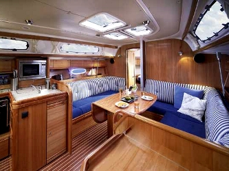 Dieses Bild hat ein leeres Alt-Attribut. Der Dateiname ist Yacht-112-2.jpg