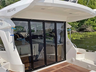 Dieses Bild hat ein leeres Alt-Attribut. Der Dateiname ist Yacht-117-6.jpg