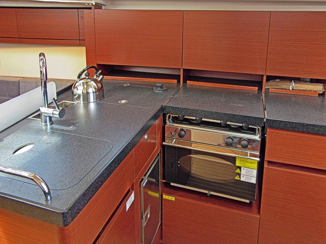 Dieses Bild hat ein leeres Alt-Attribut. Der Dateiname ist Yacht-179-3.jpg