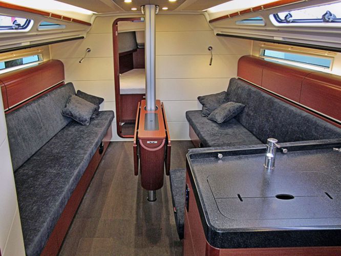 Dieses Bild hat ein leeres Alt-Attribut. Der Dateiname ist Yacht-195-3.jpg