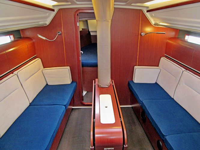 Dieses Bild hat ein leeres Alt-Attribut. Der Dateiname ist Yacht-293-3.jpg