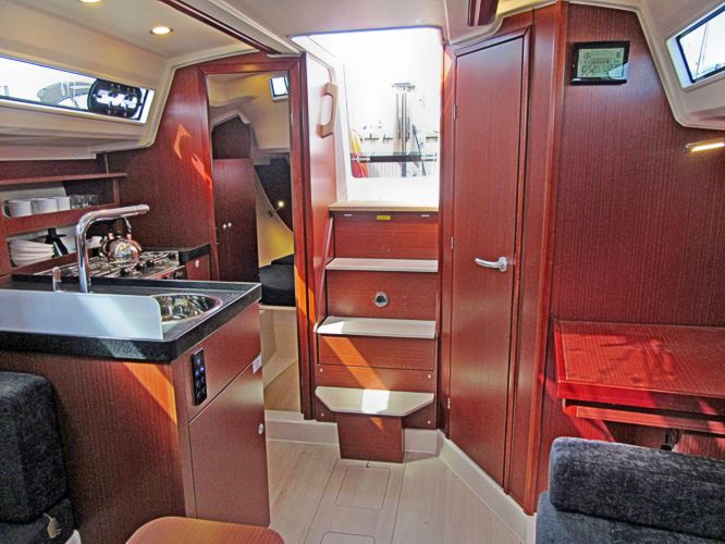 Dieses Bild hat ein leeres Alt-Attribut. Der Dateiname ist Yacht-414-2.jpg