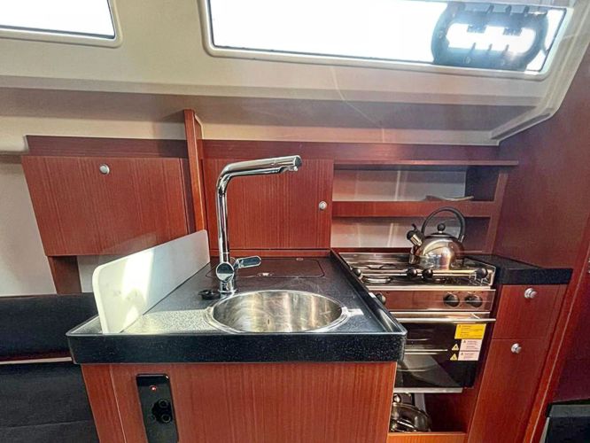 Dieses Bild hat ein leeres Alt-Attribut. Der Dateiname ist Yacht-414-4.jpg