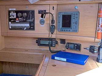 Dieses Bild hat ein leeres Alt-Attribut. Der Dateiname ist Yacht-421-3.jpg